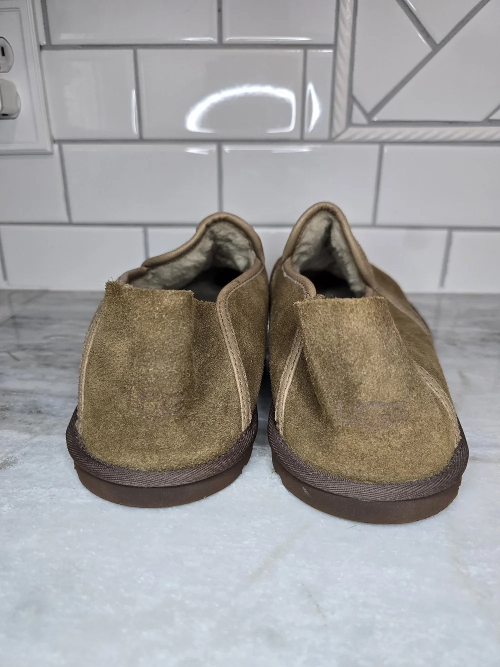 UGG Scuff Slippers Men's Size 13 Chestnut Suede Sheepskin NWOT